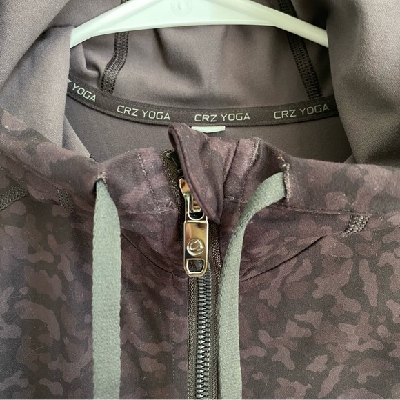 NWOT CRZ Yoga Light Fleece Brushed Full Zip Hoodie Olive leopard grain M - Picture 3 of 6